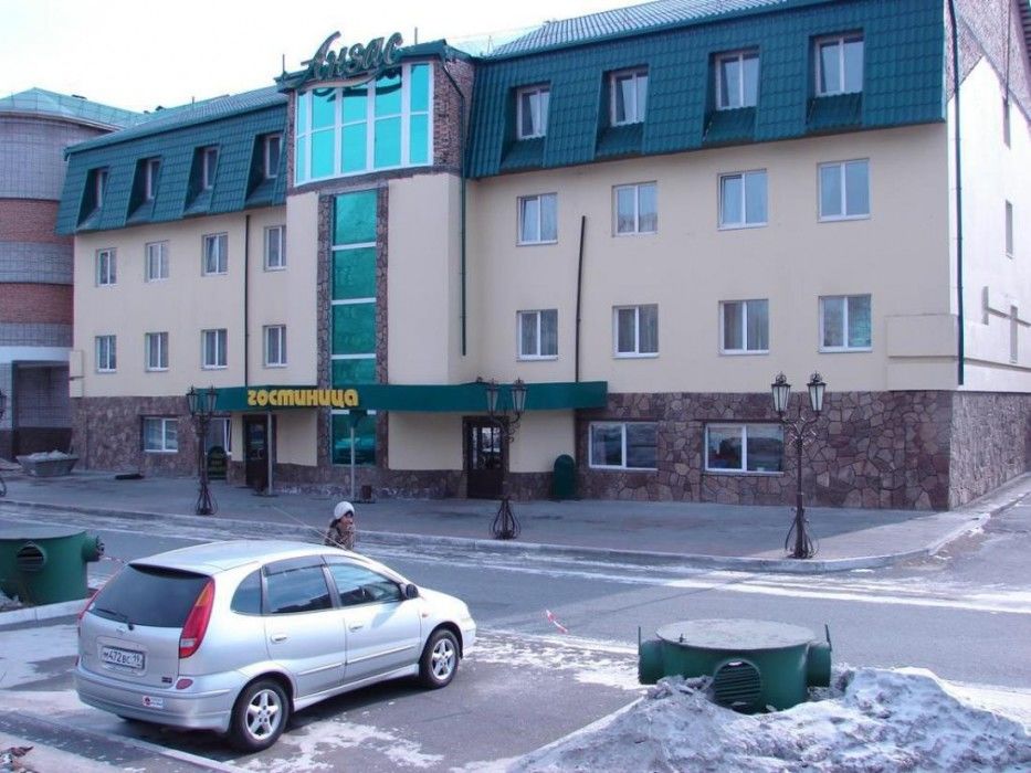 Hotel Anzas Abakan Exterior photo